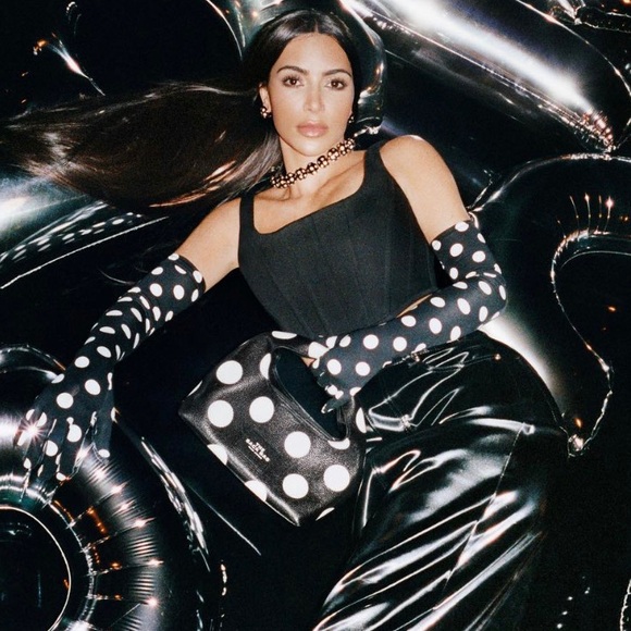 VTG 1960s-1970s Vera Neumann Polka Dot Scarf COLLECTIBLE & LIKE NEW CONDITION - Picture 3 of 6